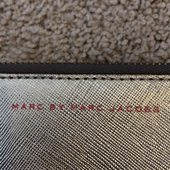 Marc by Marc Jacobs Wristlet - Picture 3 of 5